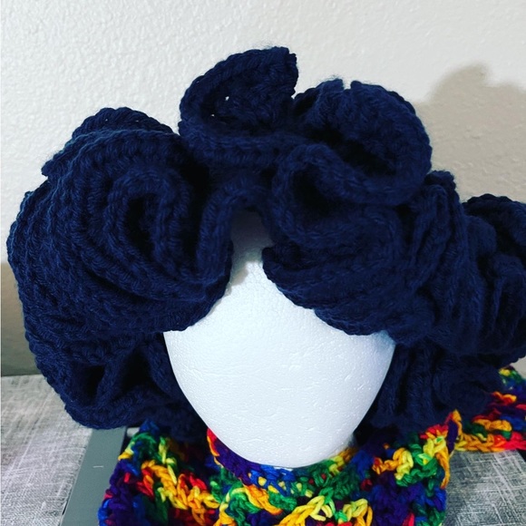 Hand crafted. Navy blue ruffled bucket hat - Picture 3 of 3